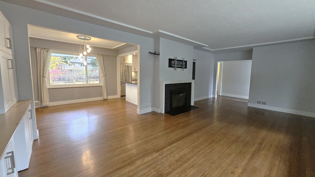 845 Smith Avenue - Coquitlam West Single Family Residence for Sale, 3 Bedrooms (R3056766)# - 13