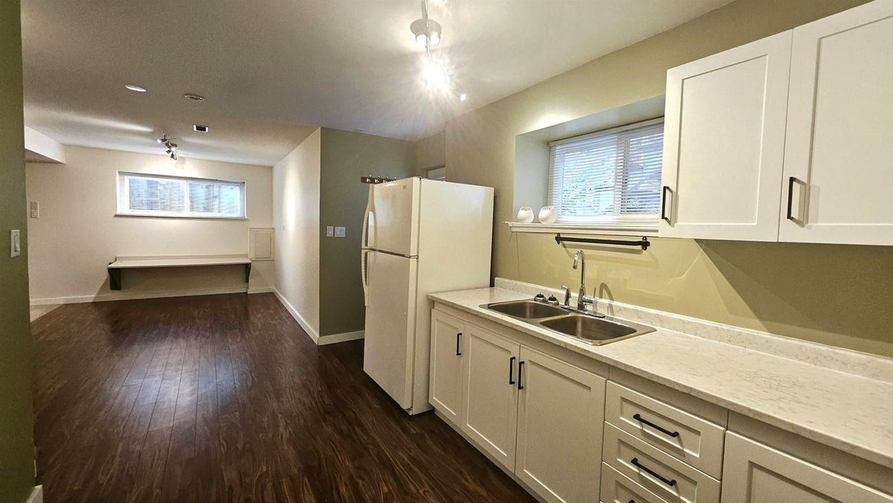 845 Smith Avenue - Coquitlam West Single Family Residence for Sale, 3 Bedrooms (R3056766)# - 23