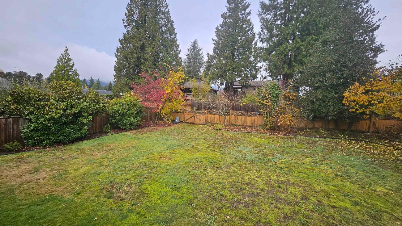 845 Smith Avenue - Coquitlam West Single Family Residence for Sale, 3 Bedrooms (R3056766)# - 33