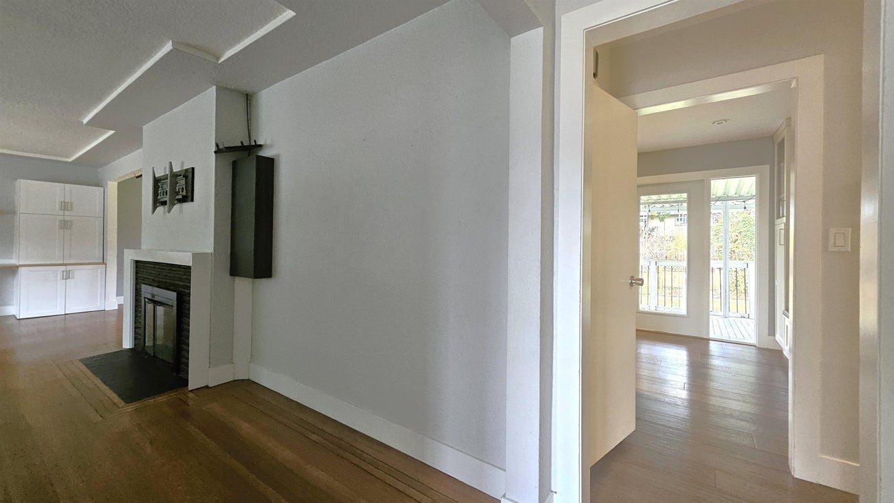 845 Smith Avenue - Coquitlam West Single Family Residence for Sale, 3 Bedrooms (R3056766)# - 5