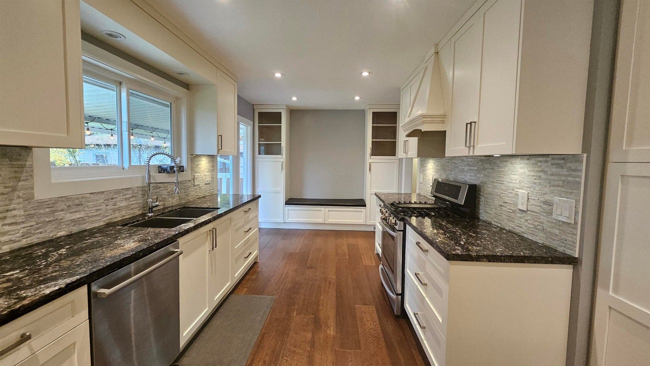 845 Smith Avenue - Coquitlam West Single Family Residence for Sale, 3 Bedrooms (R3056766)# - 7