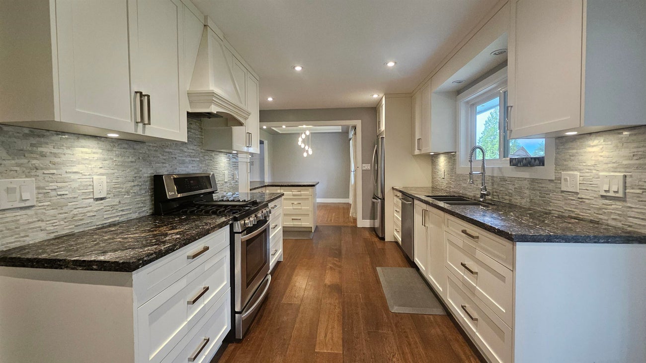 845 Smith Avenue - Coquitlam West Single Family Residence for Sale, 3 Bedrooms (R3056766)# - 8