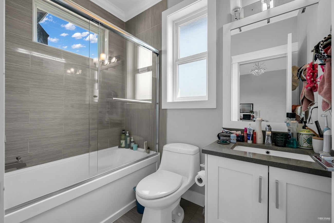 1640 Como Lake Avenue - Central Coquitlam Single Family Residence for Sale, 9 Bedrooms (R3056942)# - 23