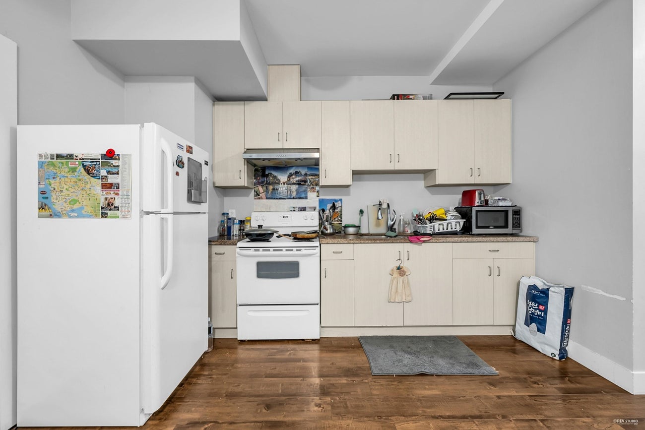 1640 Como Lake Avenue - Central Coquitlam Single Family Residence for Sale, 9 Bedrooms (R3056942)# - 26