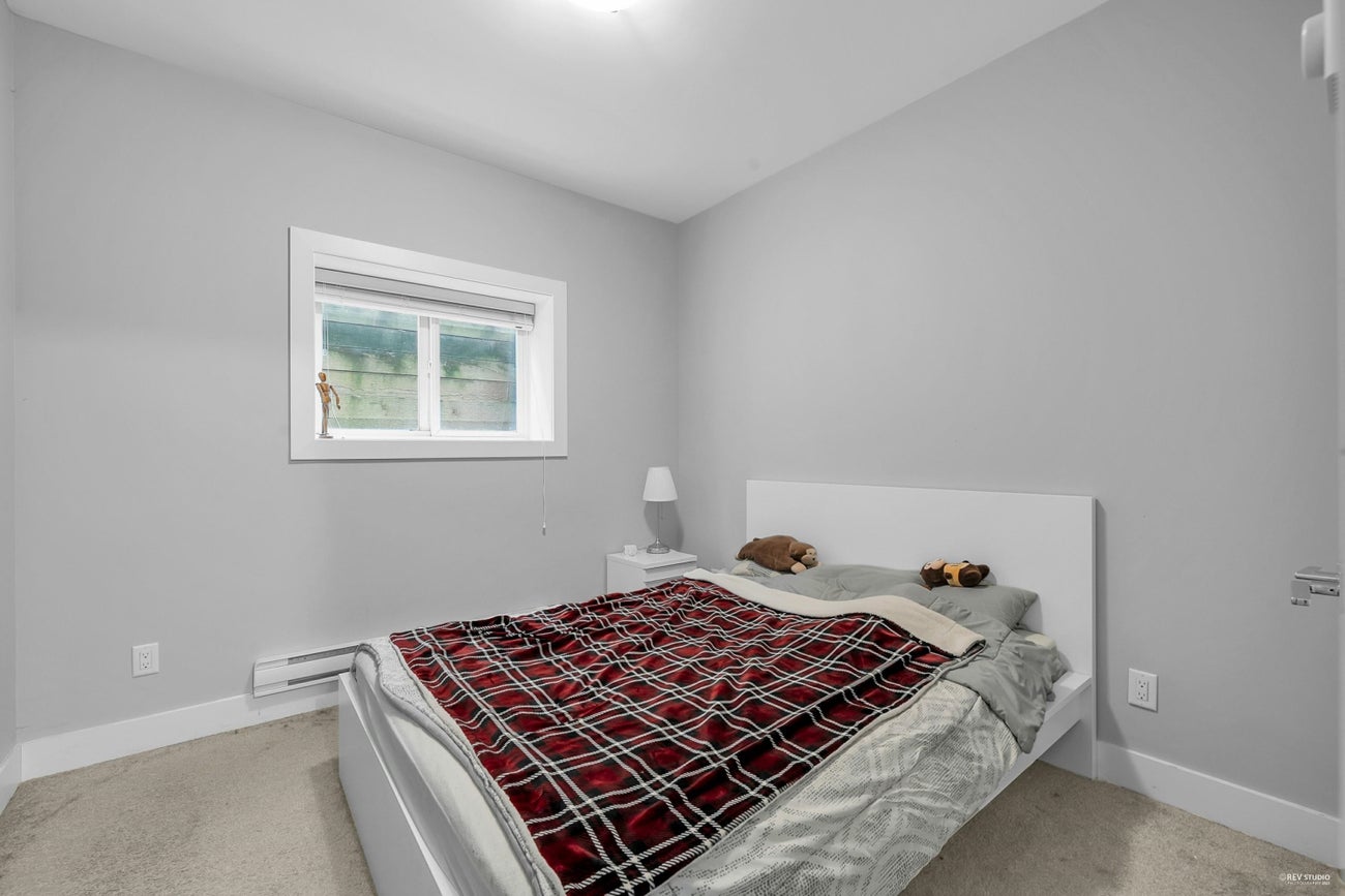 1640 Como Lake Avenue - Central Coquitlam Single Family Residence for Sale, 9 Bedrooms (R3056942)# - 27