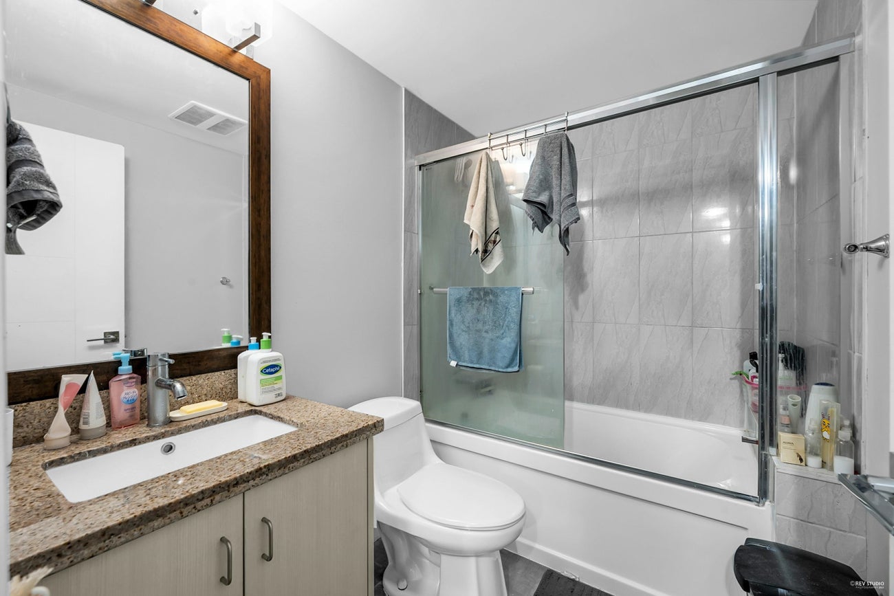 1640 Como Lake Avenue - Central Coquitlam Single Family Residence for Sale, 9 Bedrooms (R3056942)# - 29