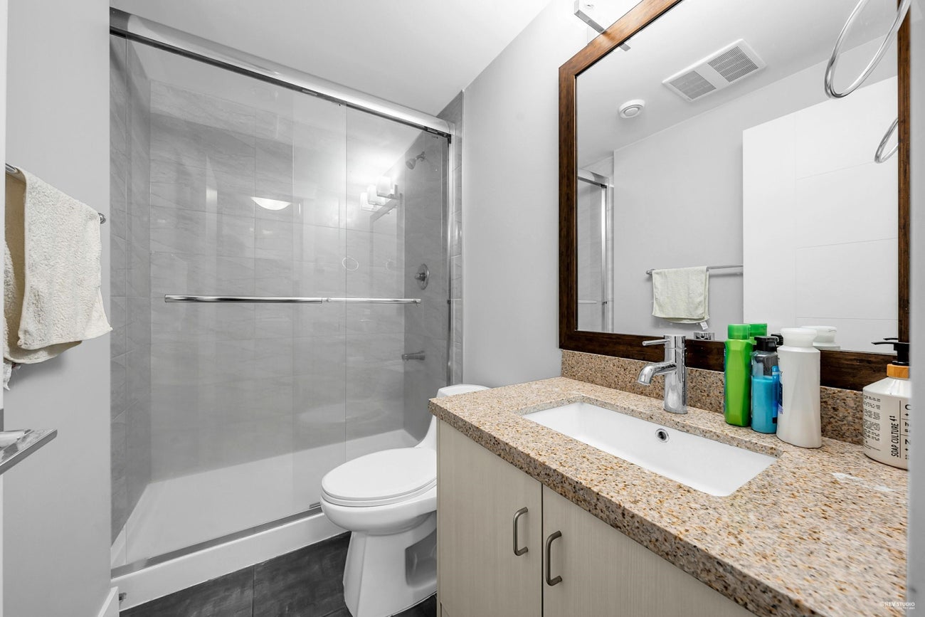 1640 Como Lake Avenue - Central Coquitlam Single Family Residence for Sale, 9 Bedrooms (R3056942)# - 32