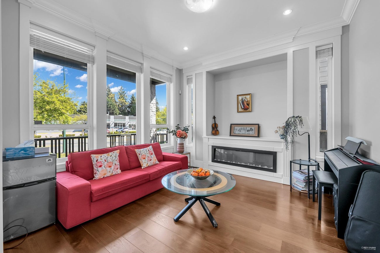 1640 Como Lake Avenue - Central Coquitlam Single Family Residence for Sale, 9 Bedrooms (R3056942)# - 3