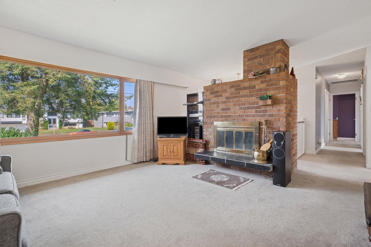1610 Smith Avenue - Central Coquitlam Single Family Residence for Sale, 4 Bedrooms (R3057947)# - 11