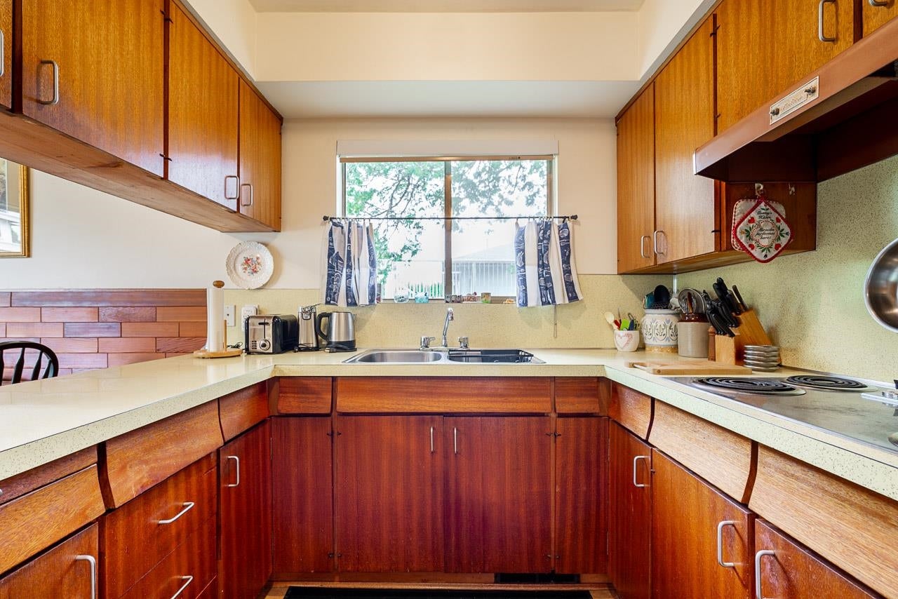 7475 Colleen Street - Government Road Single Family Residence for Sale, 4 Bedrooms (R3058224)# - 18