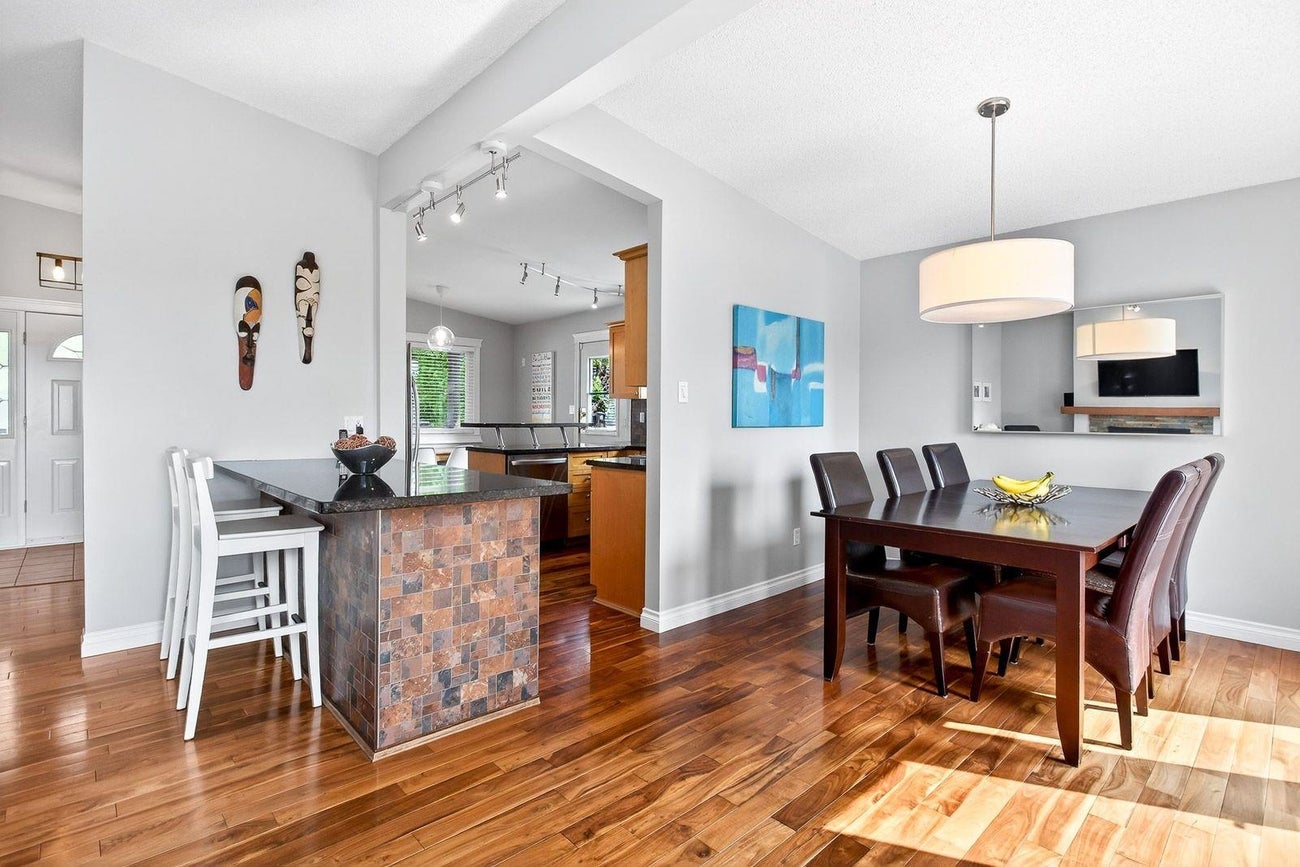 320 Dartmoor Drive - Coquitlam East Single Family Residence for Sale, 4 Bedrooms (R3058395)# - 11