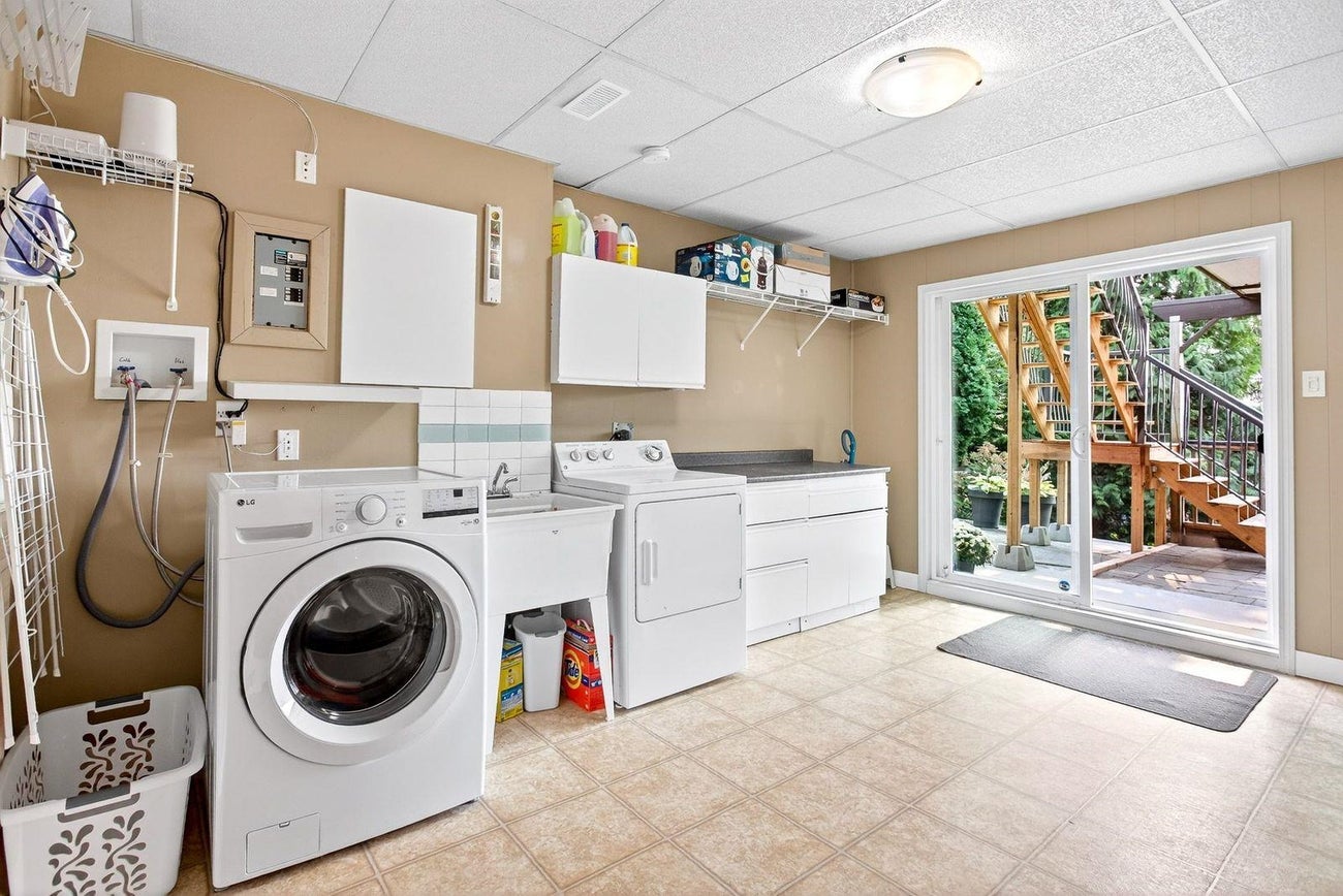320 Dartmoor Drive - Coquitlam East Single Family Residence for Sale, 4 Bedrooms (R3058395)# - 32