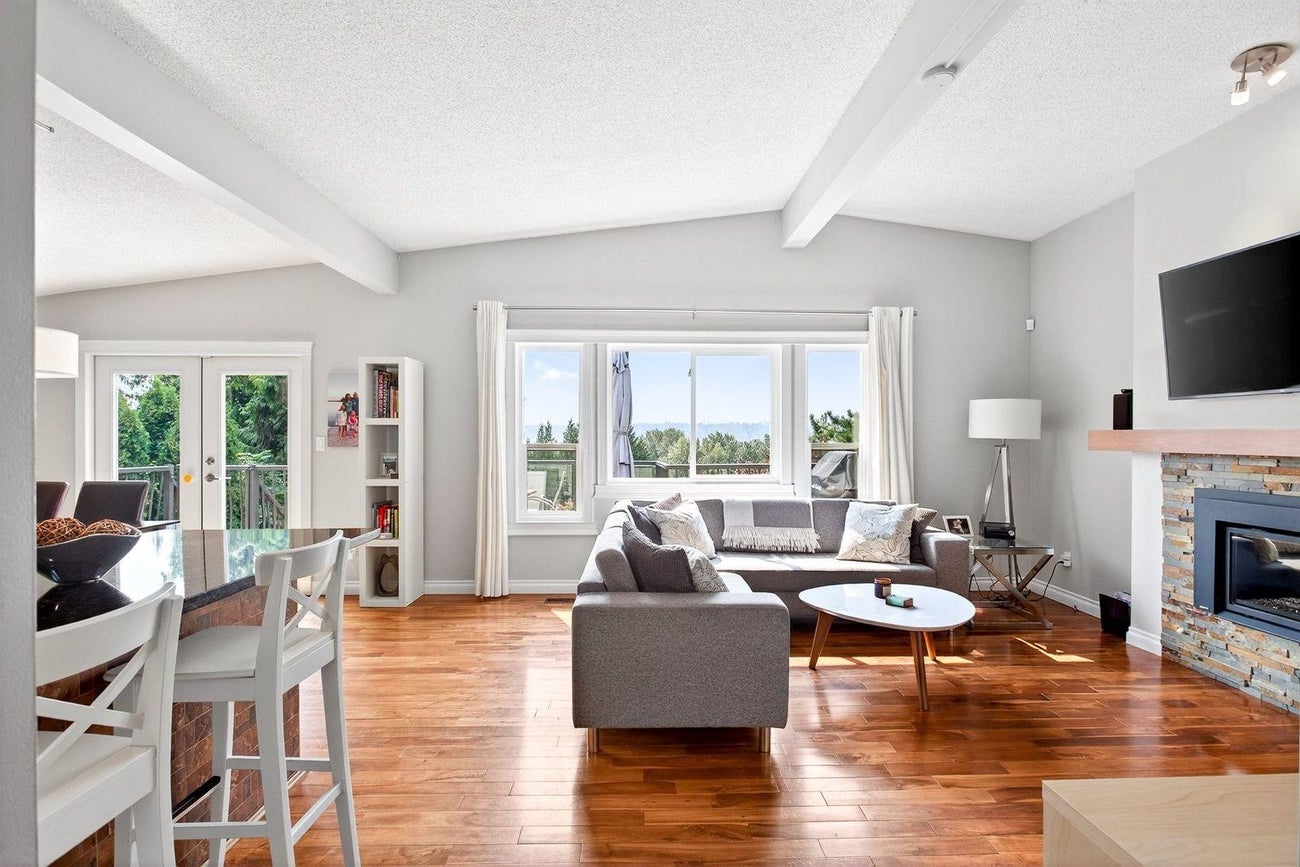 320 Dartmoor Drive - Coquitlam East Single Family Residence for Sale, 4 Bedrooms (R3058395)# - 4