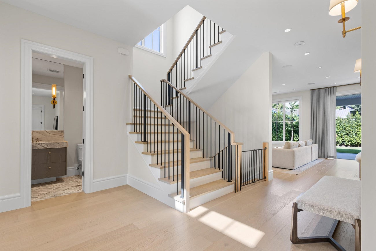 1115 Cottonwood Avenue - Central Coquitlam Single Family Residence for Sale, 5 Bedrooms (R3058854)# - 2