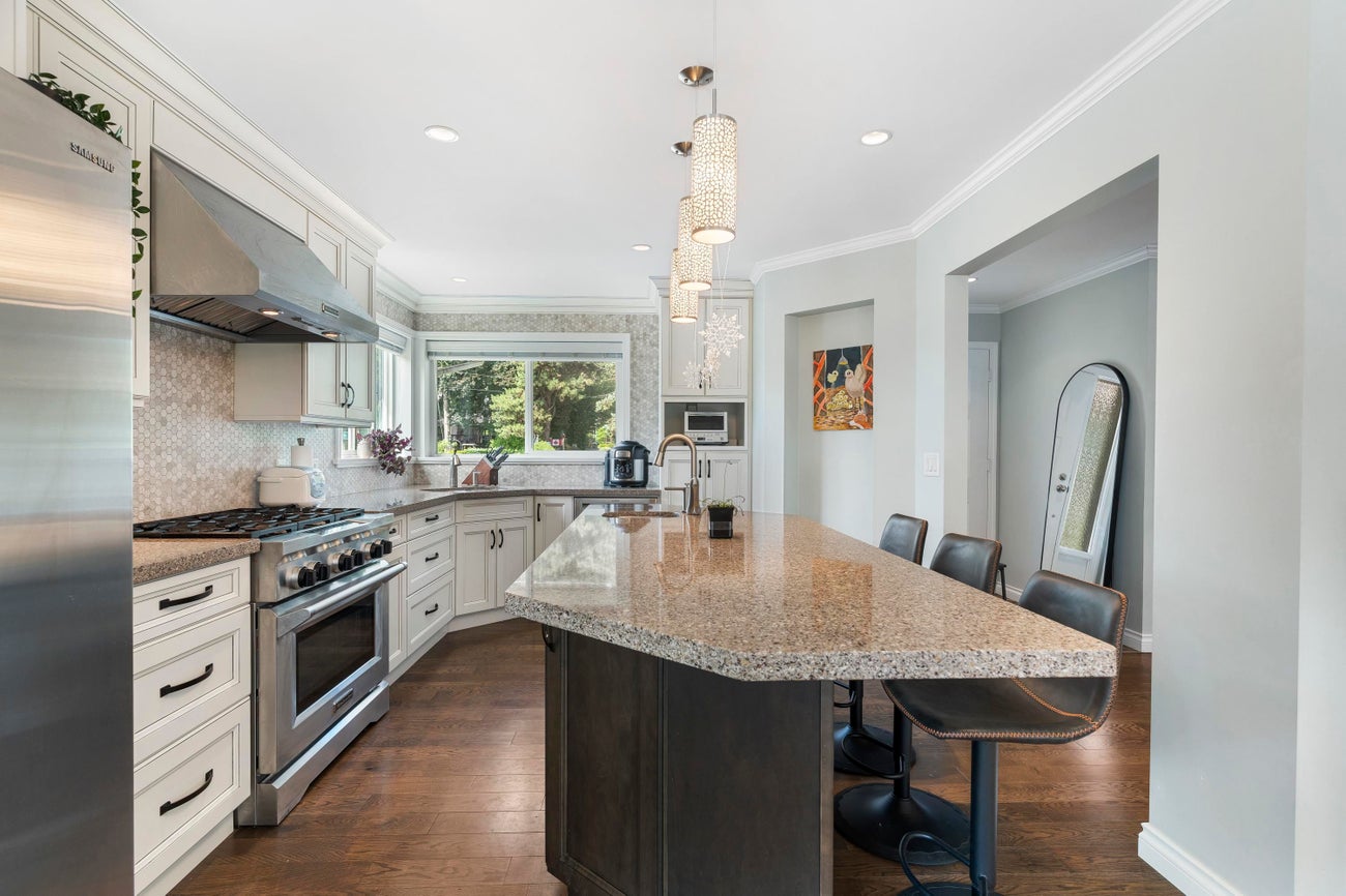 532 Perth Avenue - Coquitlam West Single Family Residence for Sale, 5 Bedrooms (R3059198)# - 12