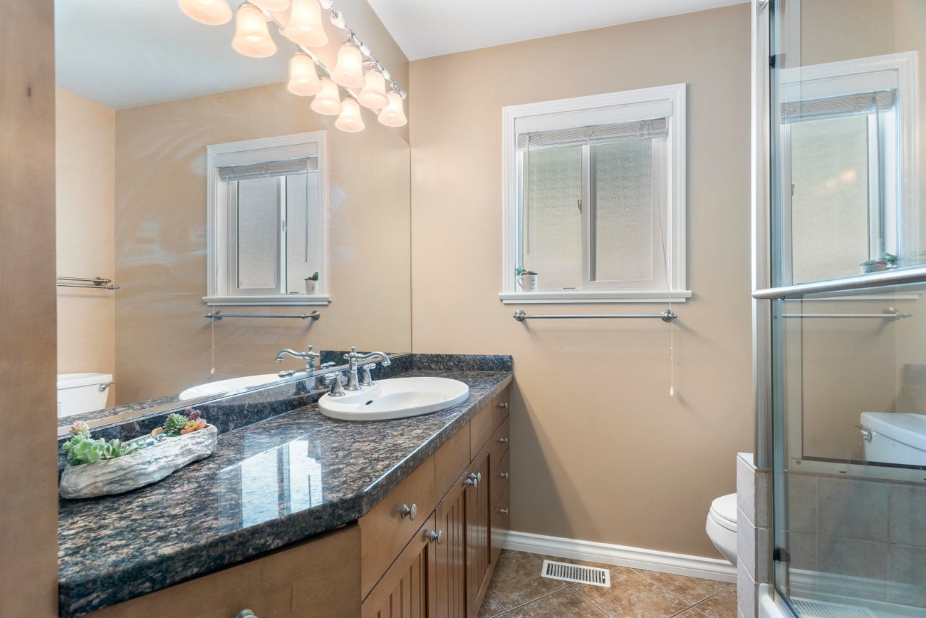 532 Perth Avenue - Coquitlam West Single Family Residence for Sale, 5 Bedrooms (R3059198)# - 25