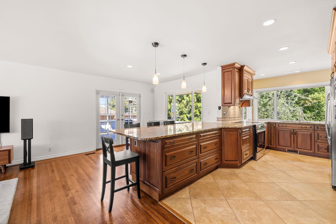 525 Appian Way - Coquitlam West Single Family Residence for Sale, 3 Bedrooms (R3059411)# - 13