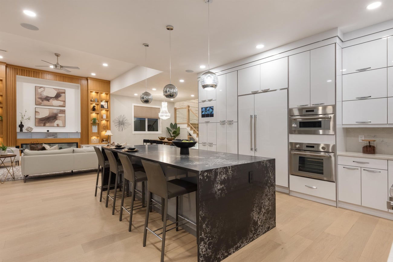 1211 Foster Avenue - Central Coquitlam Single Family Residence for Sale, 8 Bedrooms (R3059653)# - 15