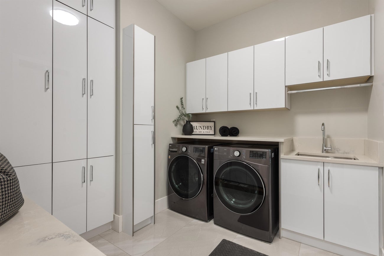 1211 Foster Avenue - Central Coquitlam Single Family Residence for Sale, 8 Bedrooms (R3059653)# - 19