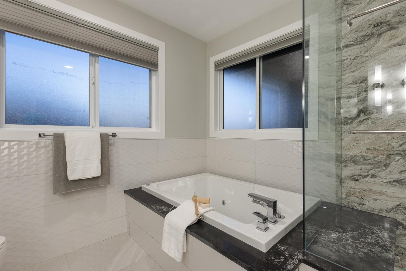 1211 Foster Avenue - Central Coquitlam Single Family Residence for Sale, 8 Bedrooms (R3059653)# - 24