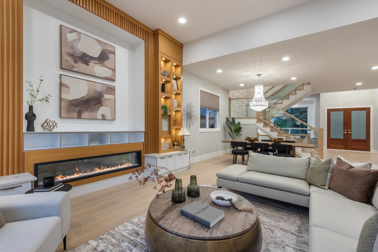 1211 Foster Avenue - Central Coquitlam Single Family Residence for Sale, 8 Bedrooms (R3059653)# - 8