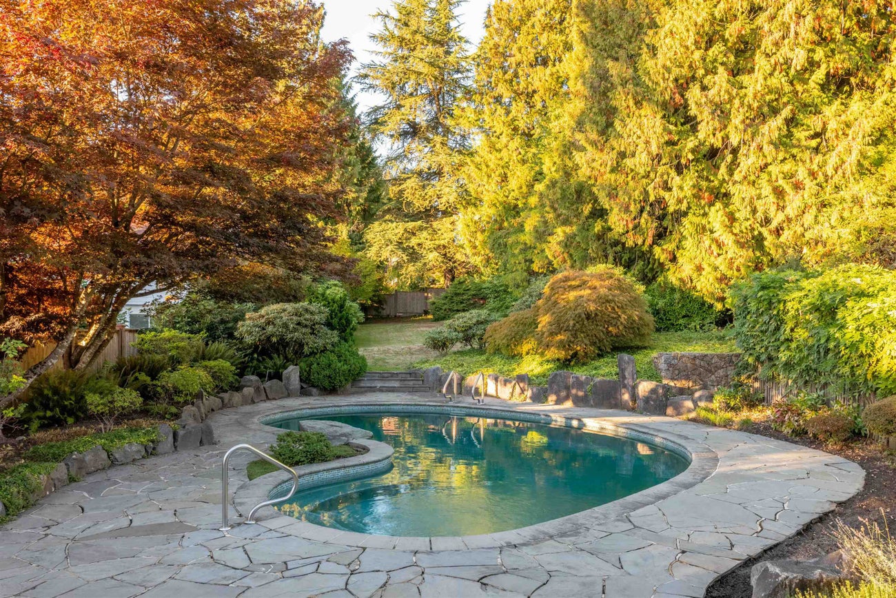 701 Dansey Avenue - Coquitlam West Single Family Residence for Sale, 5 Bedrooms (R3059740)# - 28