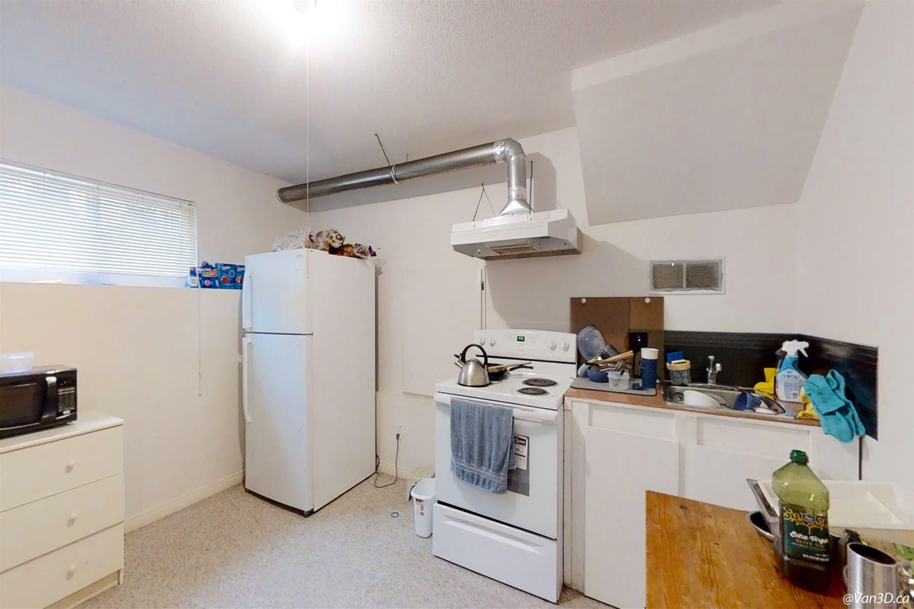 801 Fowler Court - Coquitlam West Single Family Residence for Sale, 9 Bedrooms (R3060219)# - 10