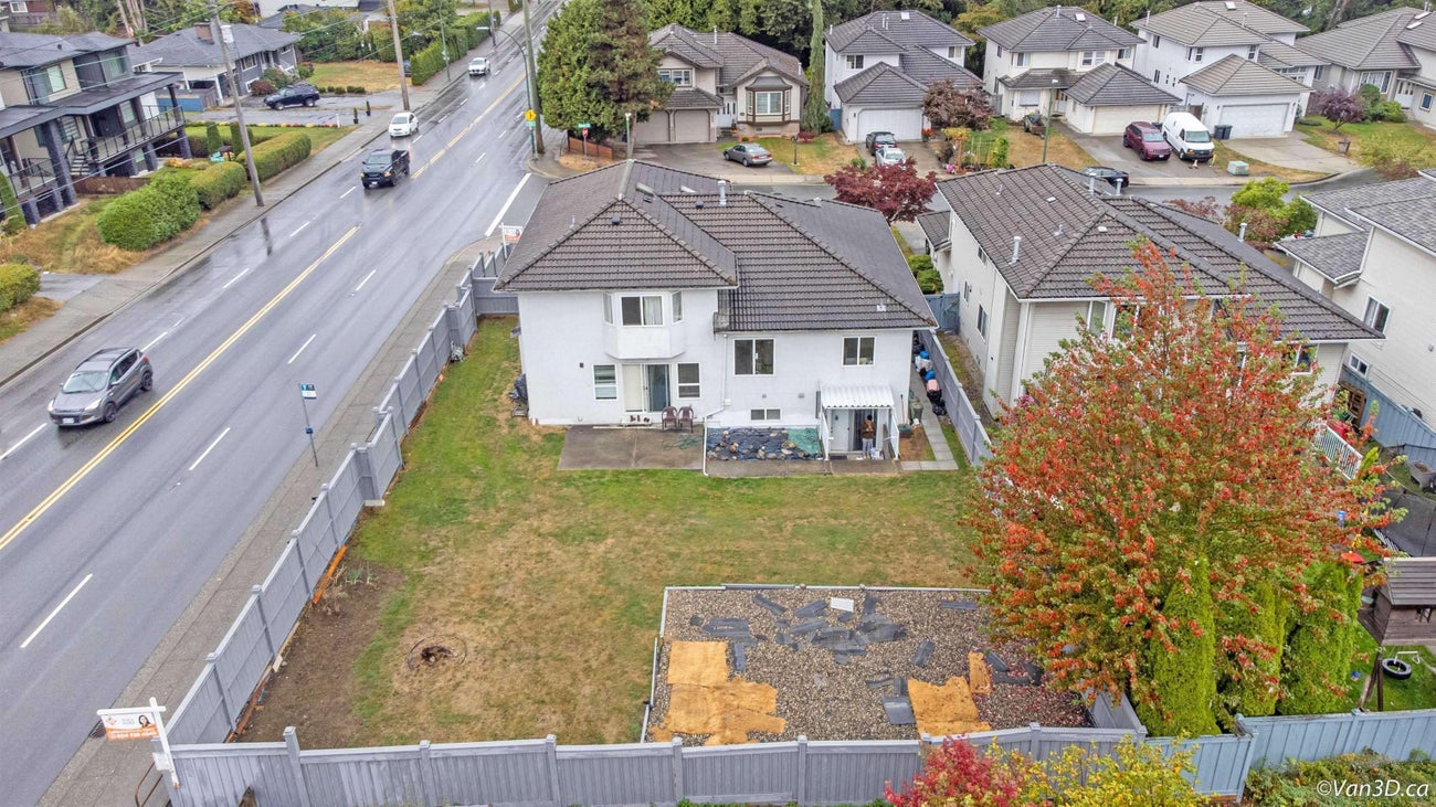 801 Fowler Court - Coquitlam West Single Family Residence for Sale, 9 Bedrooms (R3060219)# - 4