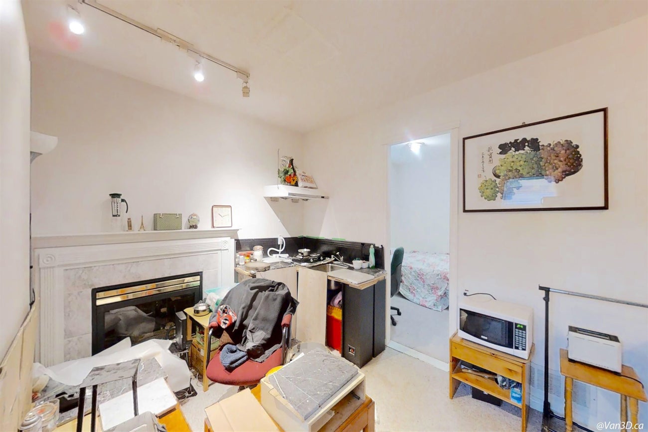 801 Fowler Court - Coquitlam West Single Family Residence for Sale, 9 Bedrooms (R3060219)# - 8