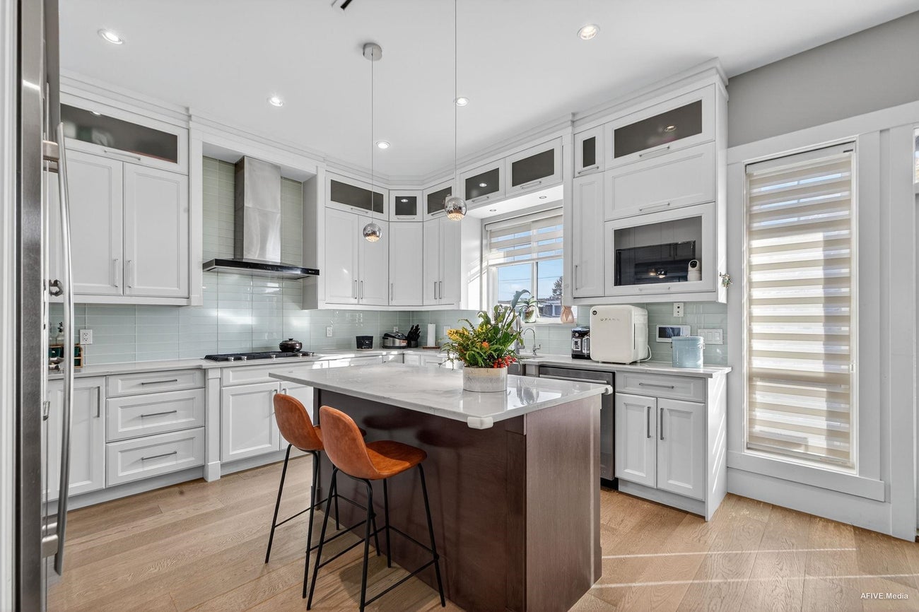 4564 Venables Street - Brentwood Park Single Family Residence for Sale, 6 Bedrooms (R3060414)# - 4