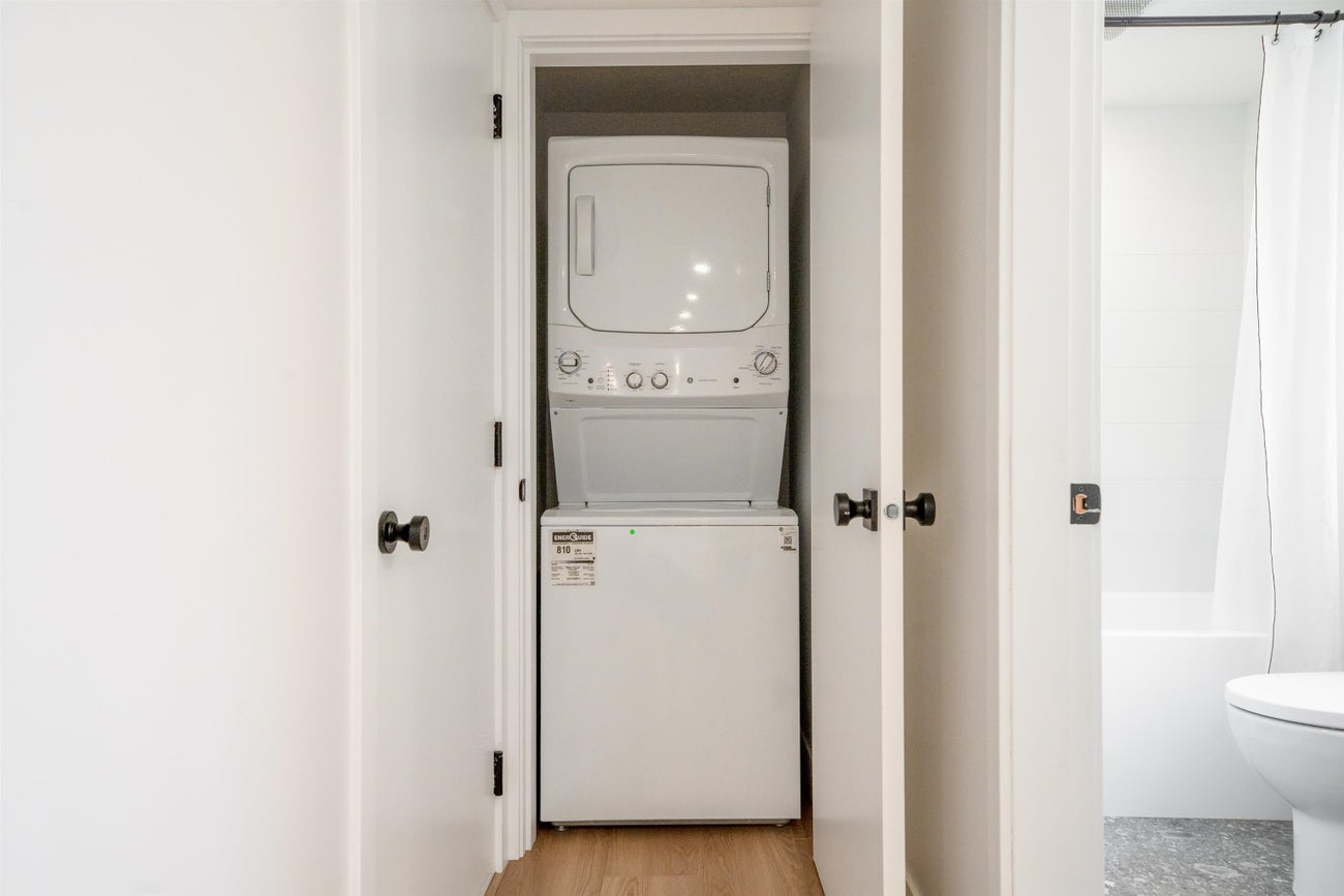 2250 Gale Avenue - Central Coquitlam Single Family Residence for Sale, 5 Bedrooms (R3060929)# - 27