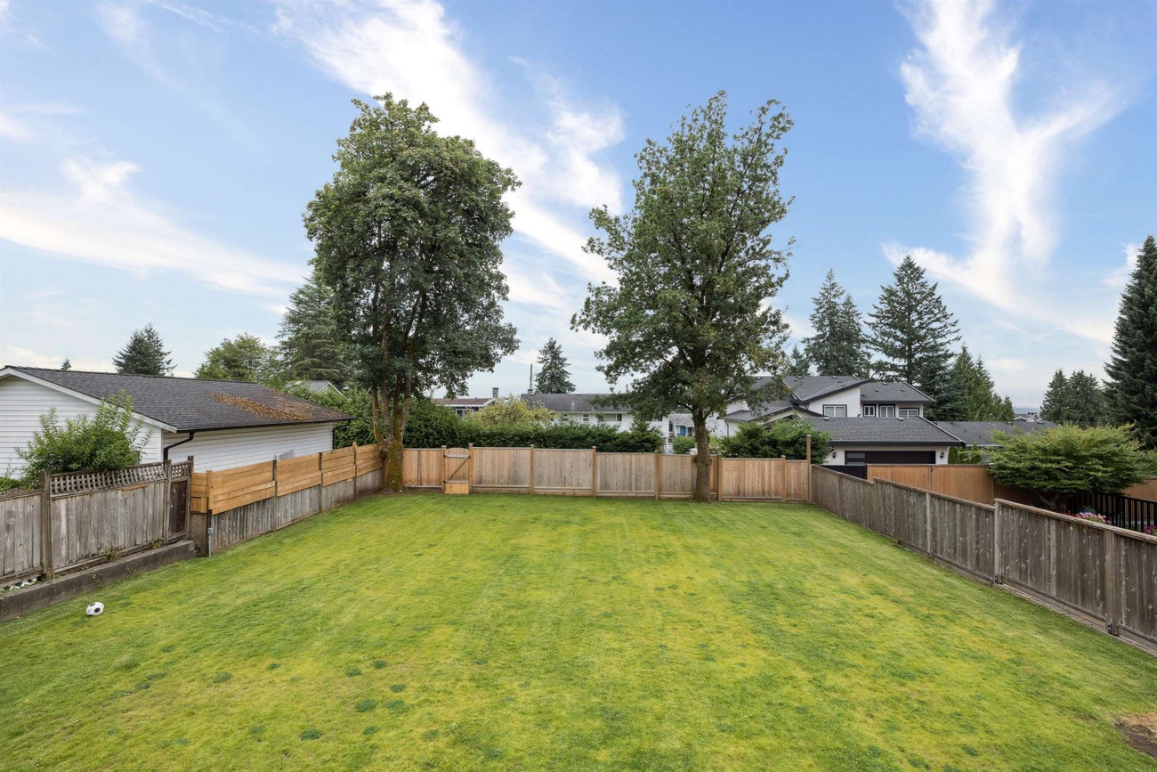 2250 Gale Avenue - Central Coquitlam Single Family Residence for Sale, 5 Bedrooms (R3060929)# - 29