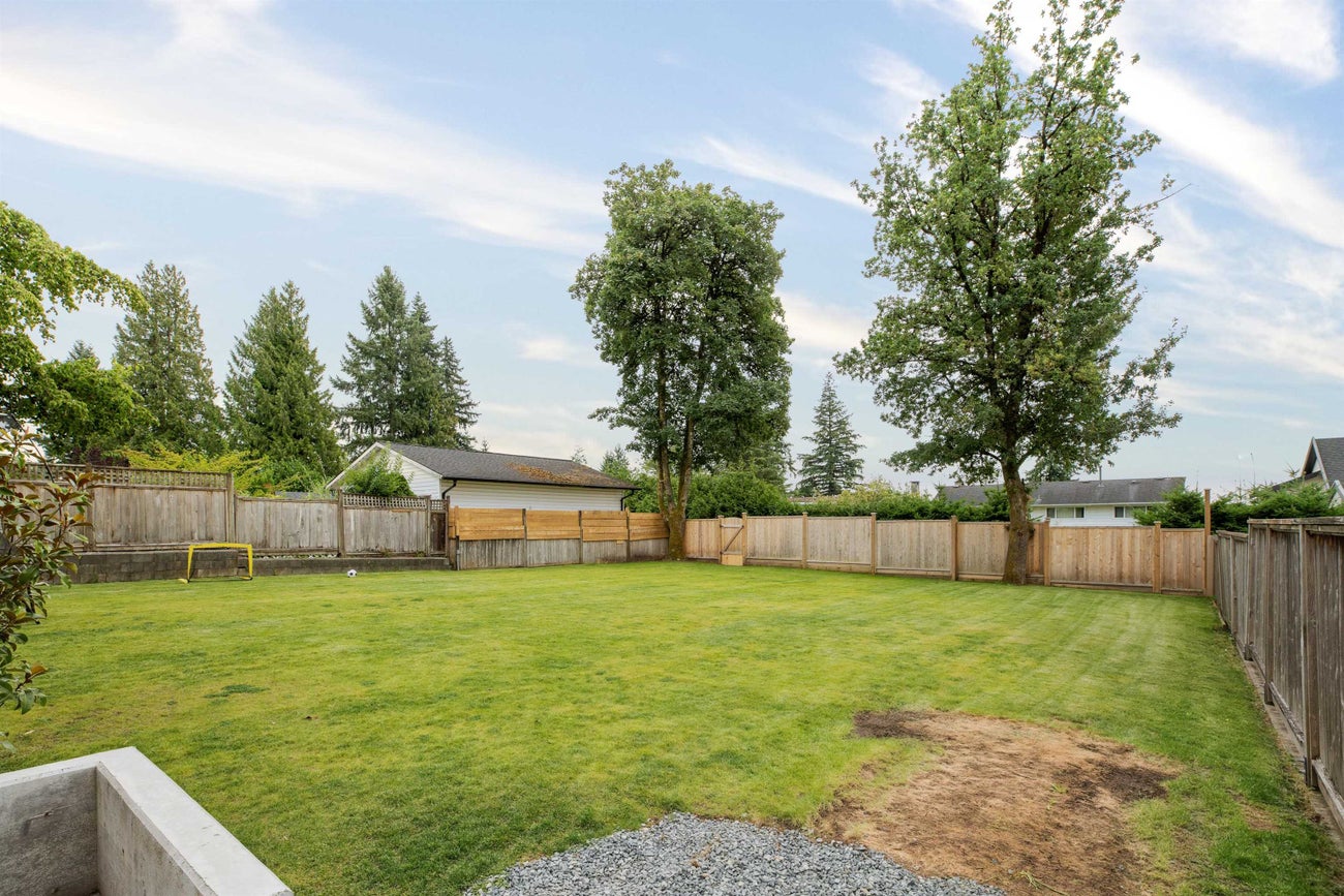 2250 Gale Avenue - Central Coquitlam Single Family Residence for Sale, 5 Bedrooms (R3060929)# - 30