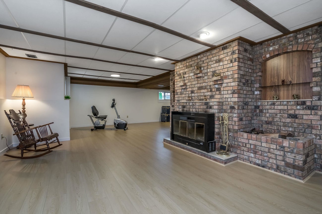 6825 Hycrest Drive - Montecito Single Family Residence for Sale, 5 Bedrooms (R3061015)# - 16 6825 Hycrest Drive - Montecito Single Family Residence for Sale, 5 Bedrooms (R3061015)# - 16