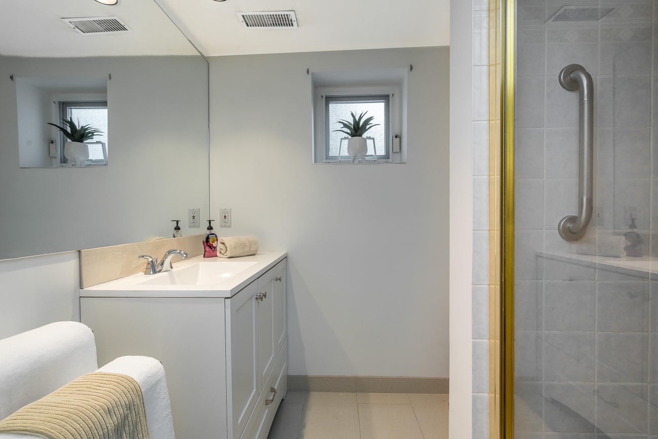 6825 Hycrest Drive - Montecito Single Family Residence for Sale, 5 Bedrooms (R3061015)# - 22