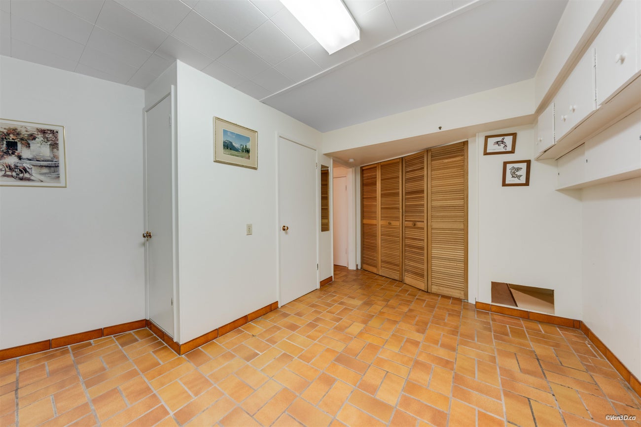 854 Kinsac Street - Coquitlam West Single Family Residence for Sale, 3 Bedrooms (R3061059)# - 30