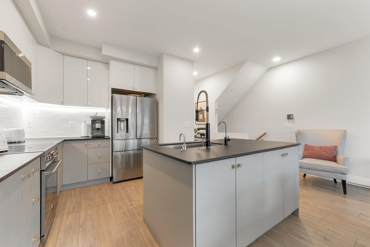 150 - 1460 Southview Street - Burke Mountain Townhouse for Sale, 3 Bedrooms (R3061199)# - 5