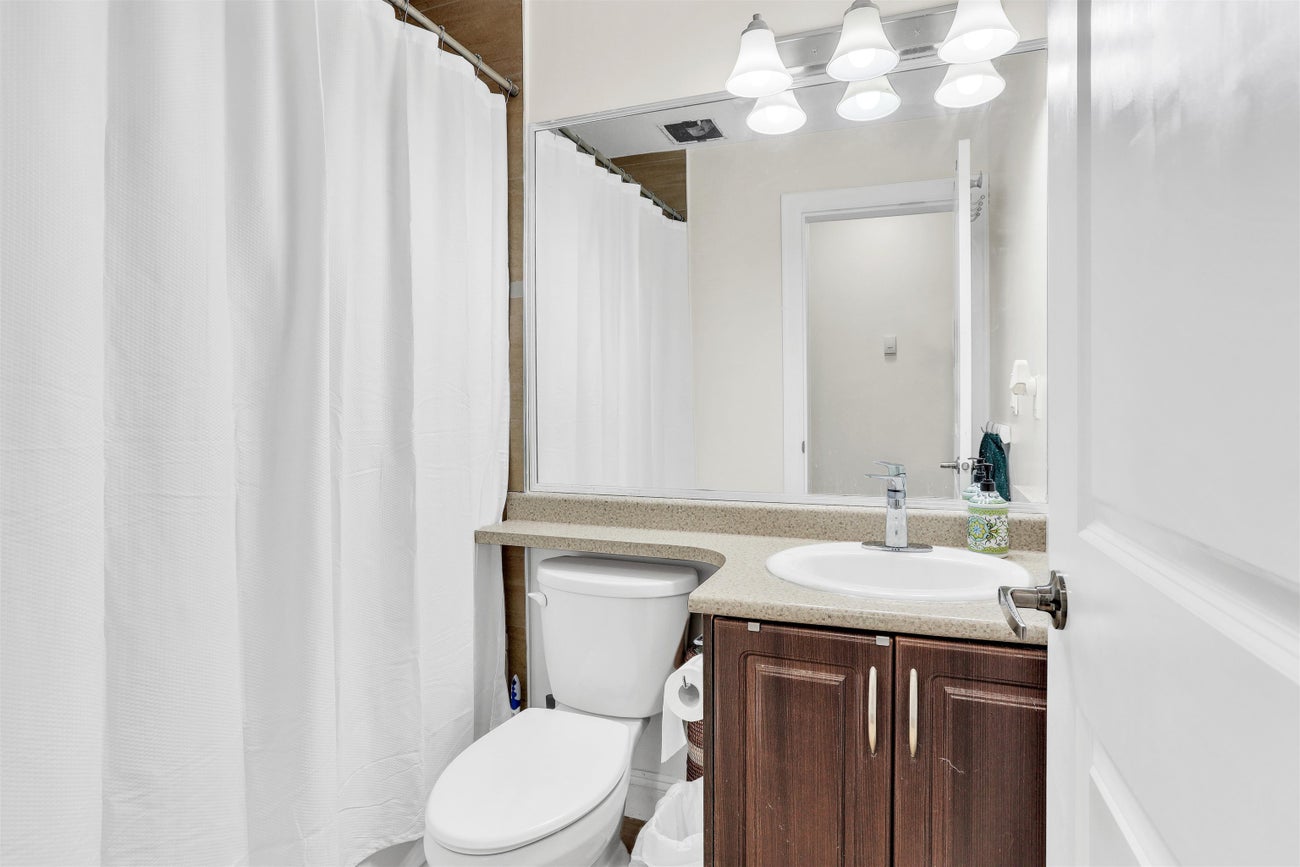 943 Harris Avenue - Maillardville Single Family Residence for Sale, 8 Bedrooms (R3061249)# - 23