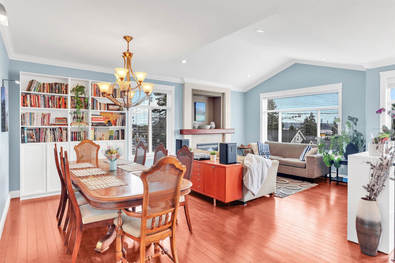 943 Harris Avenue - Maillardville Single Family Residence for Sale, 8 Bedrooms (R3061249)# - 4