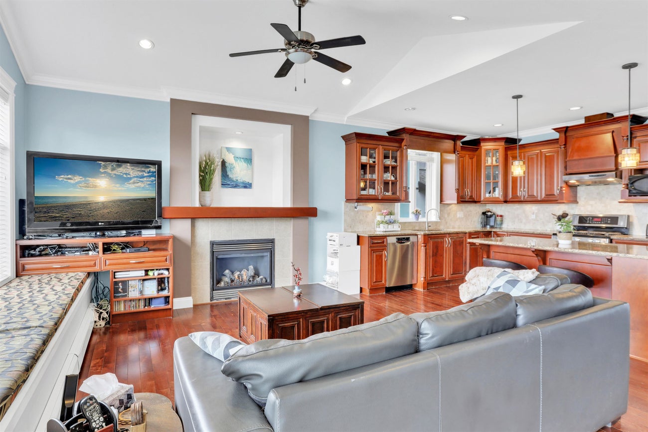 943 Harris Avenue - Maillardville Single Family Residence for Sale, 8 Bedrooms (R3061249)# - 8