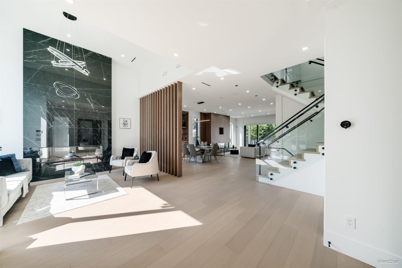 817 Cornell Avenue - Coquitlam West Single Family Residence for Sale, 8 Bedrooms (R3061284)# - 2