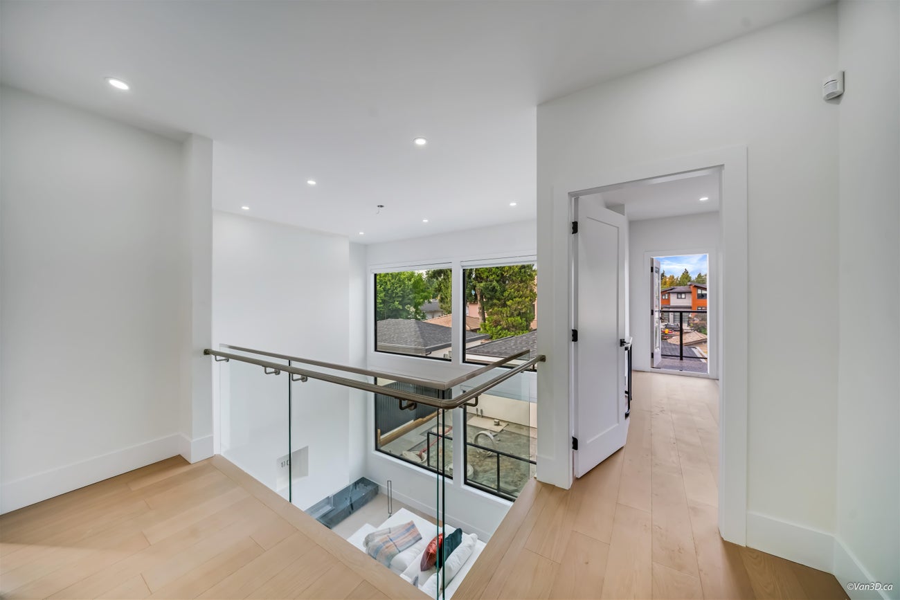 819 Cornell Avenue - Coquitlam West Single Family Residence for Sale, 8 Bedrooms (R3061286)# - 23