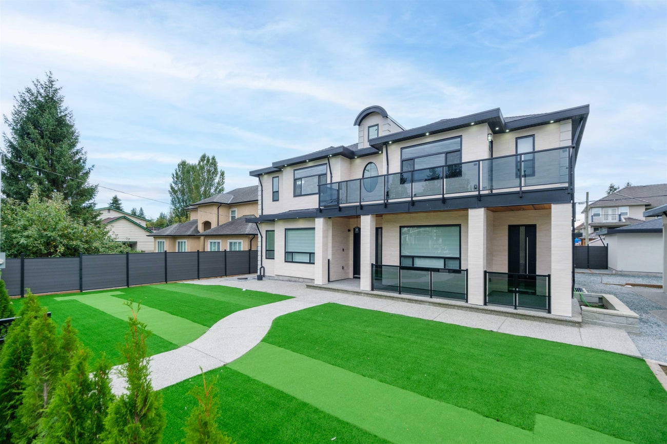 1100 Como Lake Avenue - Central Coquitlam Single Family Residence for Sale, 10 Bedrooms (R3061573)# - 2