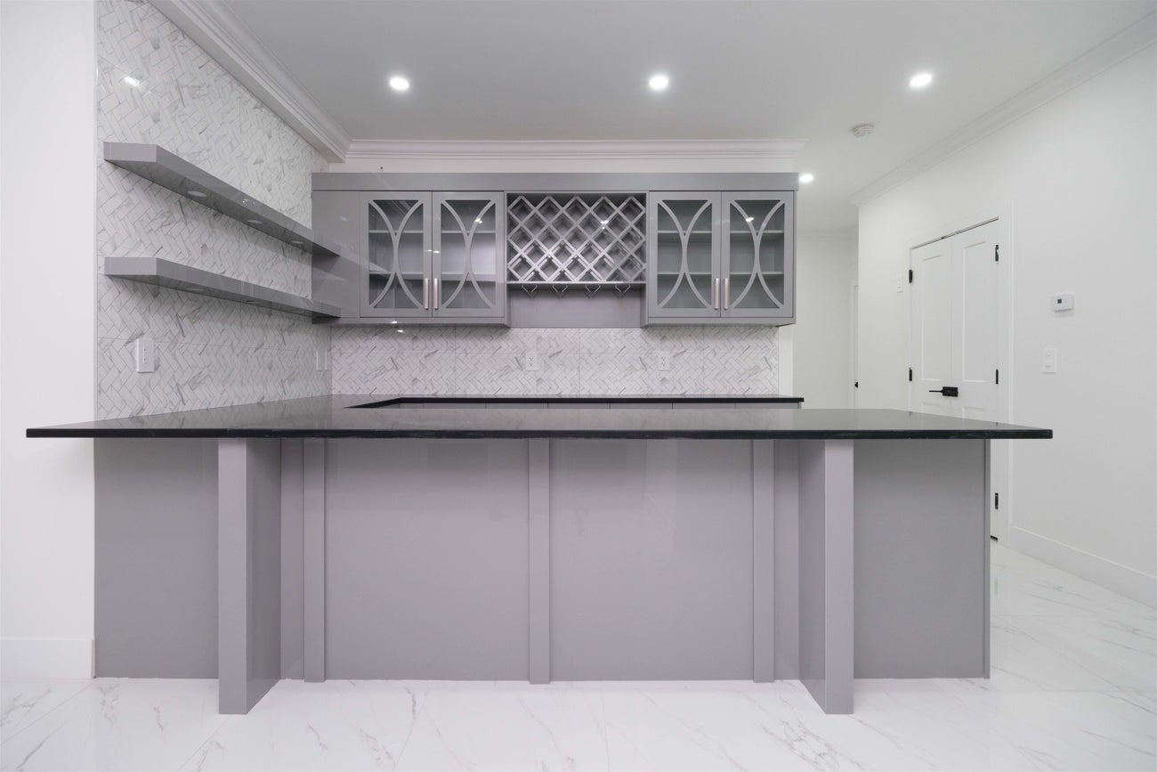 1100 Como Lake Avenue - Central Coquitlam Single Family Residence for Sale, 10 Bedrooms (R3061573)# - 30