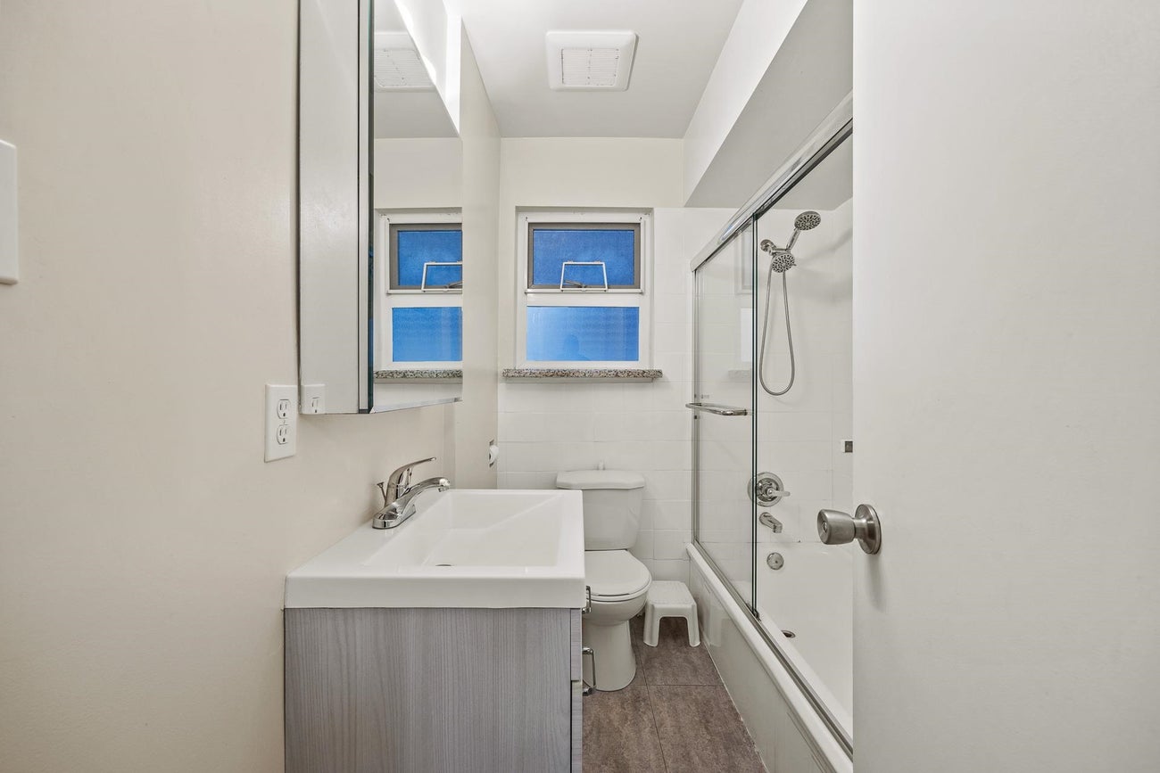 4644 Union Street - Brentwood Park Single Family Residence for Sale, 4 Bedrooms (R3061815)# - 5 4644 Union Street - Brentwood Park Single Family Residence for Sale, 4 Bedrooms (R3061815)# - 5