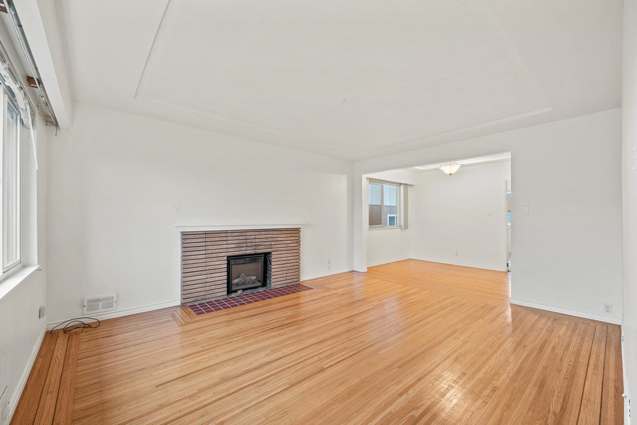 4644 Union Street - Brentwood Park Single Family Residence for Sale, 4 Bedrooms (R3061815)# - 6 4644 Union Street - Brentwood Park Single Family Residence for Sale, 4 Bedrooms (R3061815)# - 6