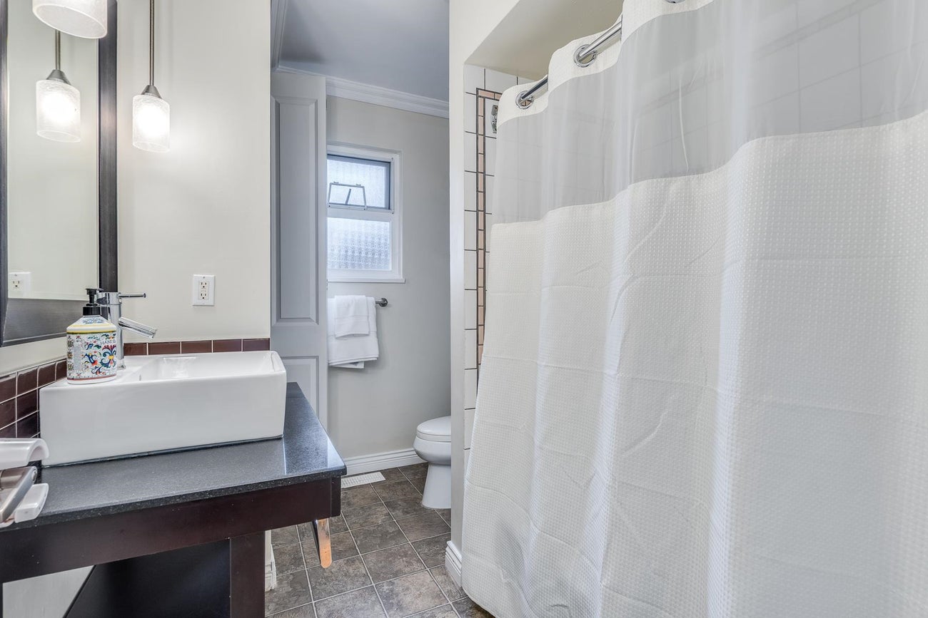 2075 Austin Avenue - Central Coquitlam Single Family Residence for Sale, 5 Bedrooms (R3062101)# - 15