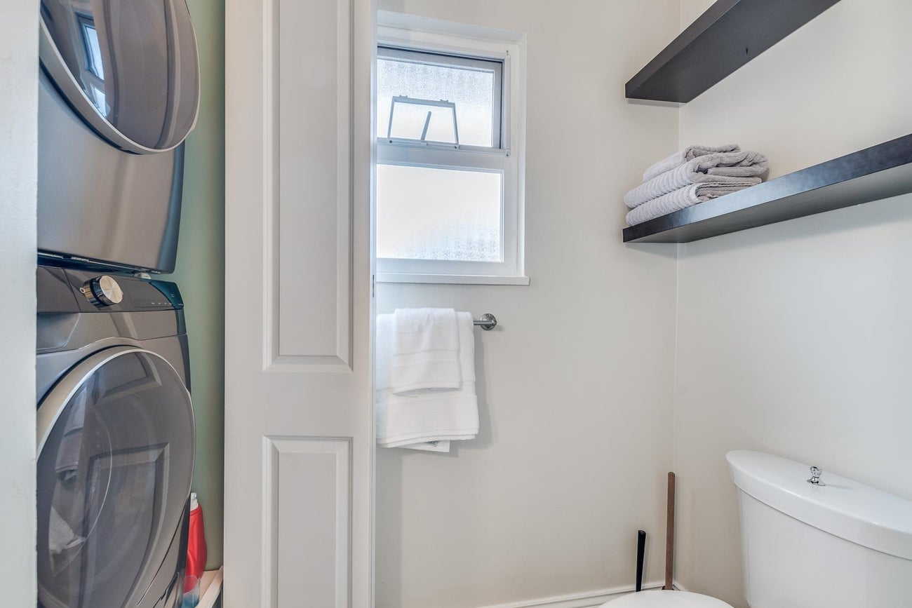 2075 Austin Avenue - Central Coquitlam Single Family Residence for Sale, 5 Bedrooms (R3062101)# - 16