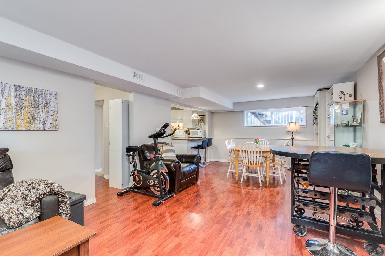 2075 Austin Avenue - Central Coquitlam Single Family Residence for Sale, 5 Bedrooms (R3062101)# - 19