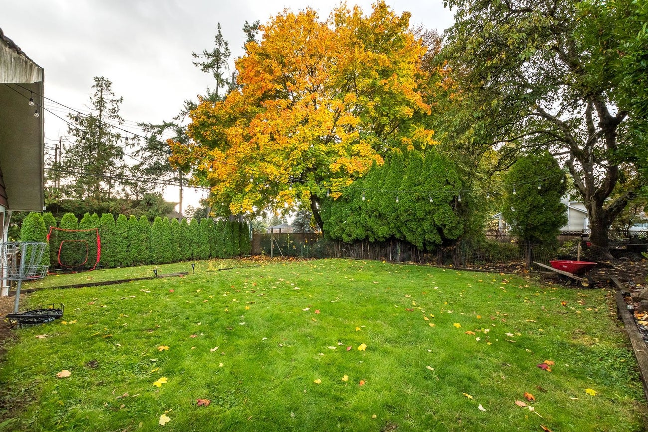 2075 Austin Avenue - Central Coquitlam Single Family Residence for Sale, 5 Bedrooms (R3062101)# - 32